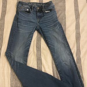 American Eagle size 26x30 mens medium wash jeans.